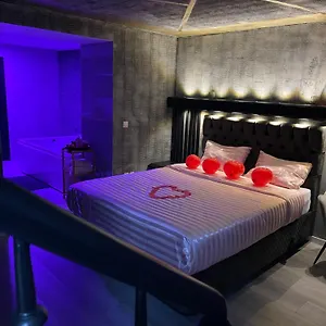 https://jungle-suite-with-privatejacuzzi-bruxelles.brusselshotelsbook.com